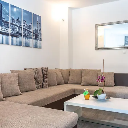Dakota 6+2 Apartment Kastav