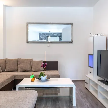 Dakota 6+2 Appartement *